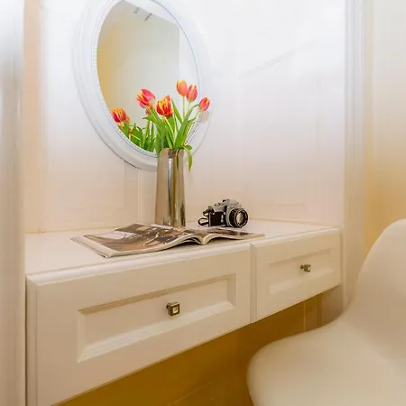 Ampio Cantone Apartment *